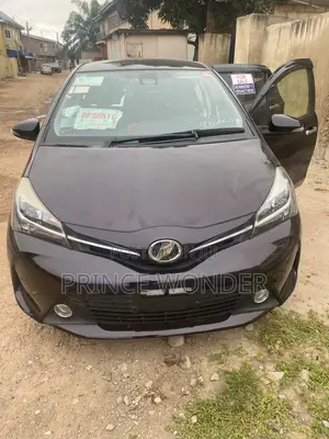 Toyota Vitz 1.3 FWD 3dr 2016 Gray