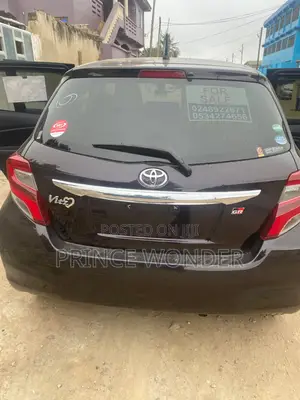 Toyota Vitz 1.3 FWD 3dr 2016 Gray