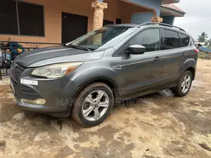 Ford Escape Titanium 4dr SUV (1.6L 4cyl Turbo 6A) 2014 Red