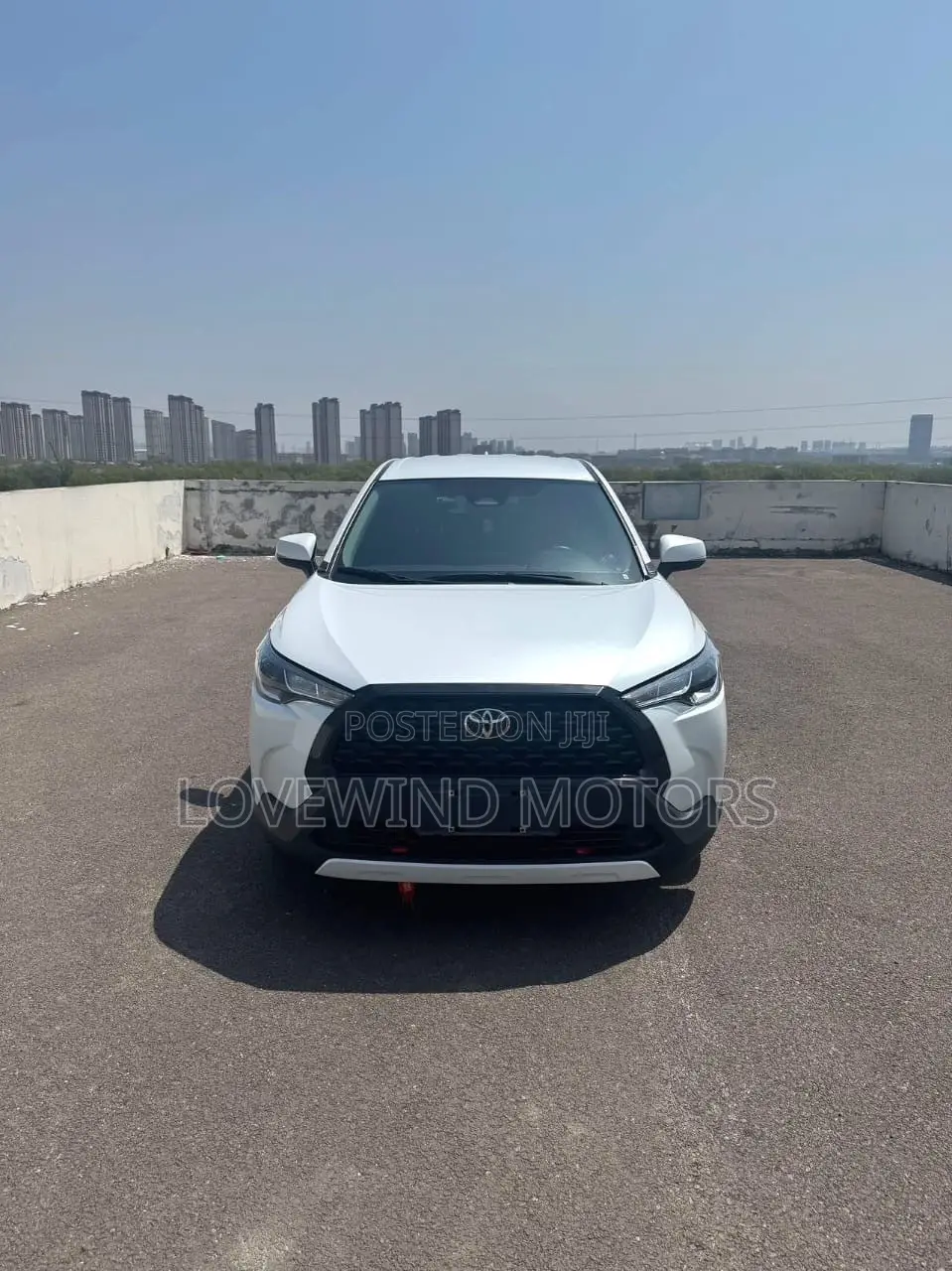 Toyota RAV4 LE 2025 White