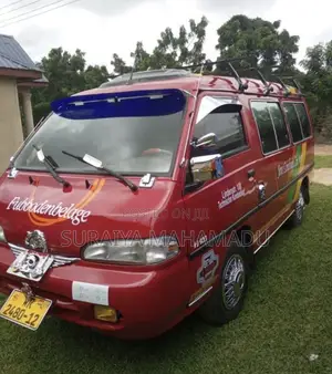 Hyundai H-100 2001 Red