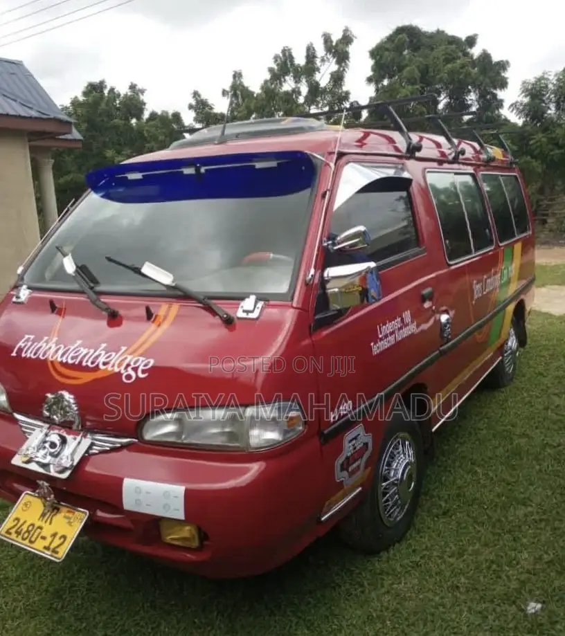 Hyundai H-100 2001 Red