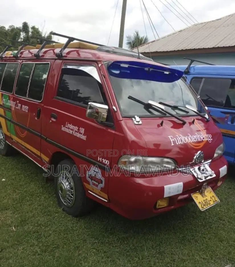 Hyundai H-100 2001 Red