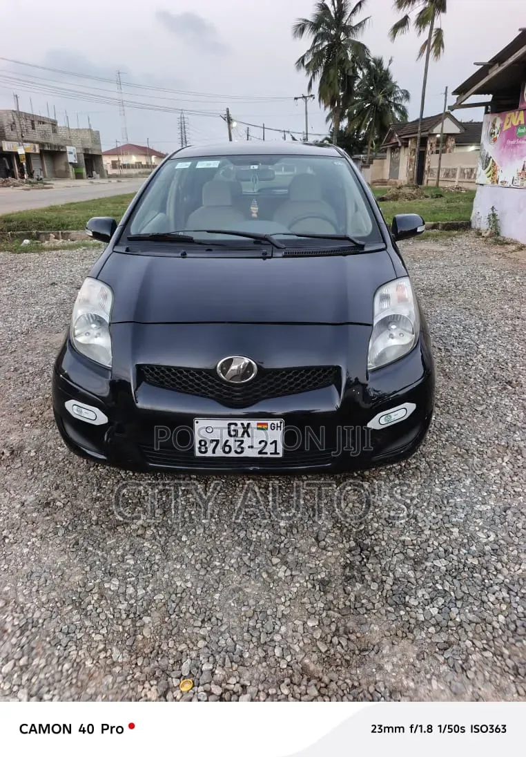 Toyota Vitz 2010 Black