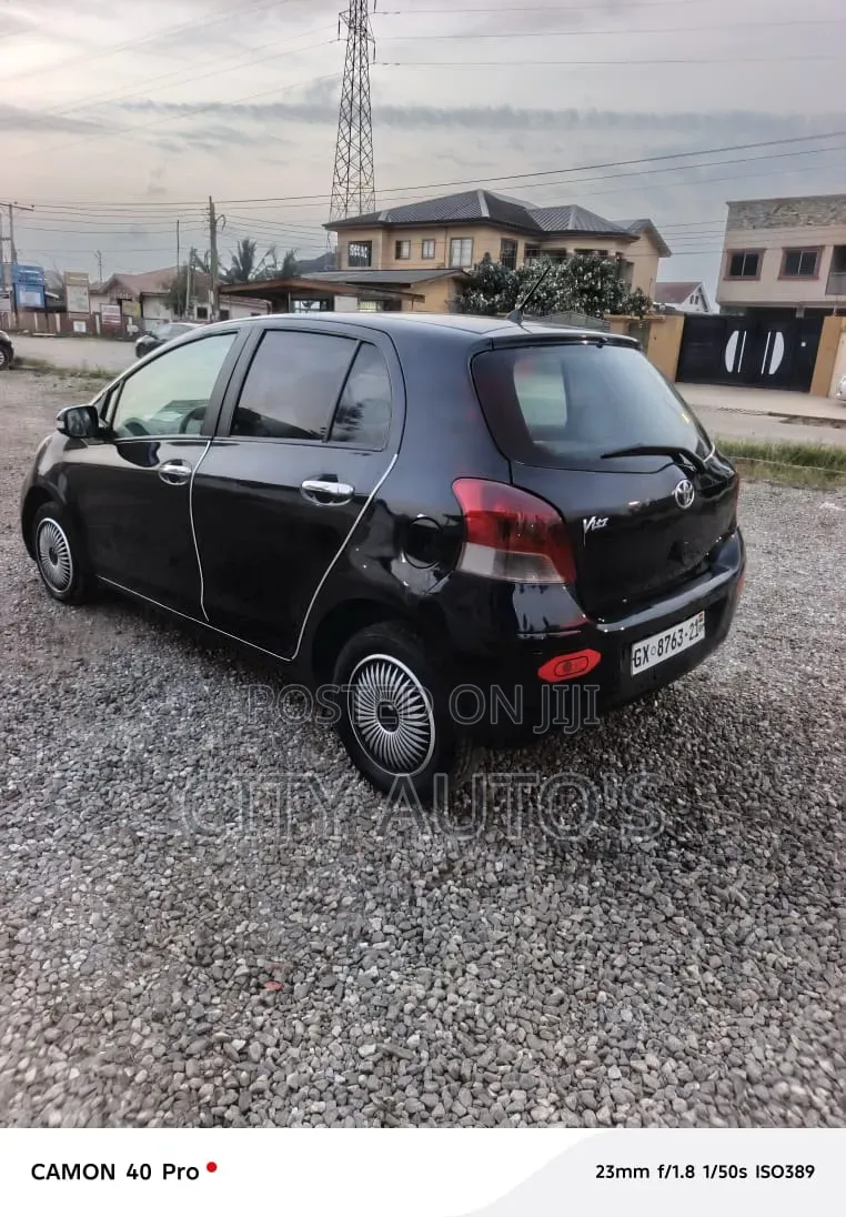 Toyota Vitz 2010 Black