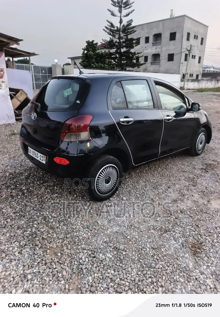 Toyota Vitz 2010 Black