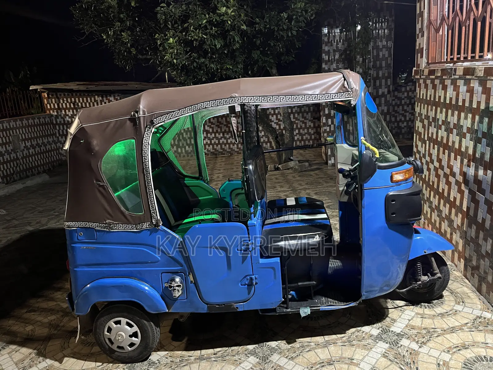 Bajaj RE 2026 Blue