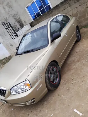 Hyundai Elantra 2004 Gold