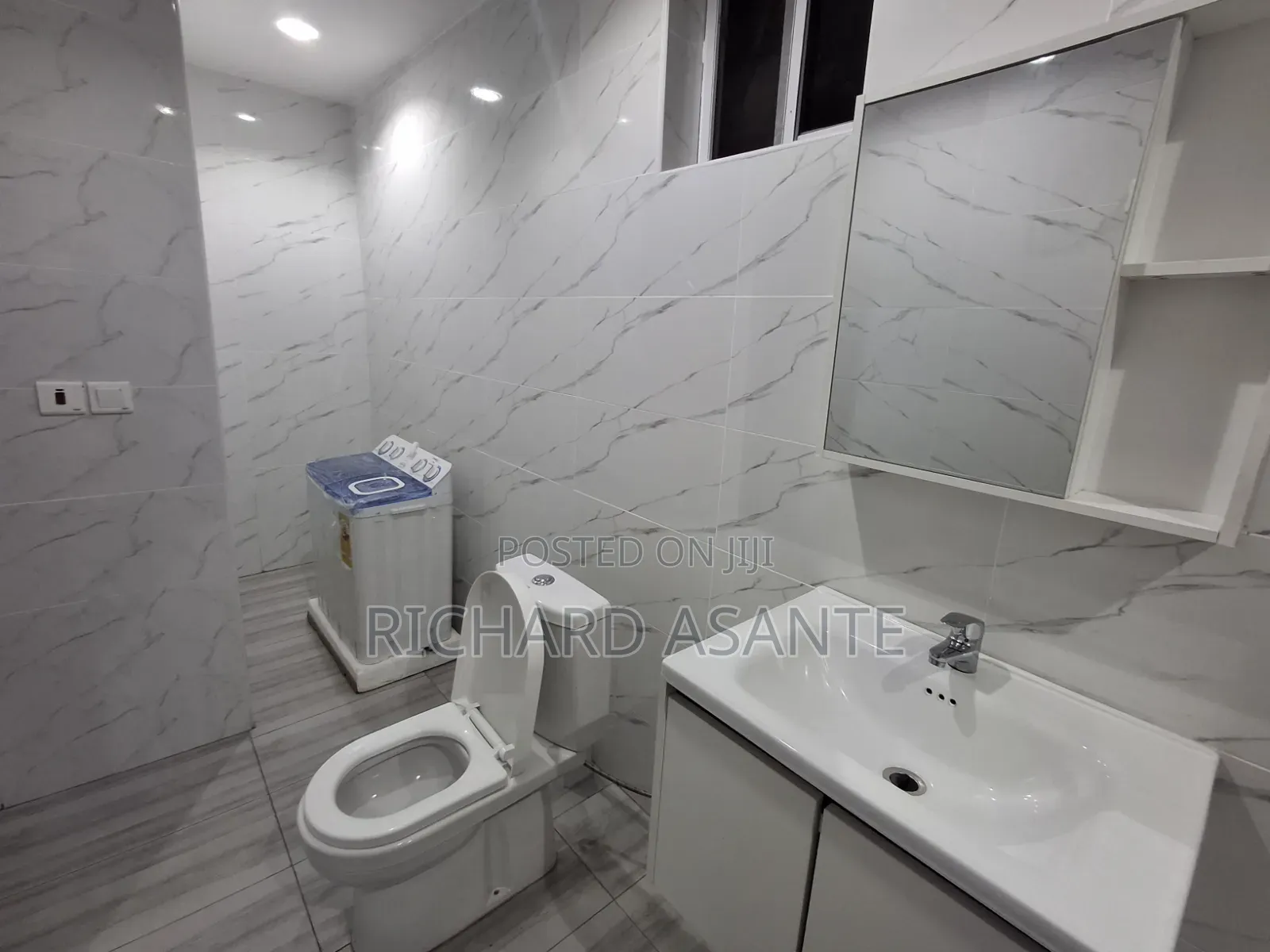 Lovely AirBnb Complete PentHouse With Bathtub at Pokuase