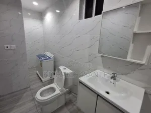 Lovely AirBnb Complete PentHouse With Bathtub at Pokuase