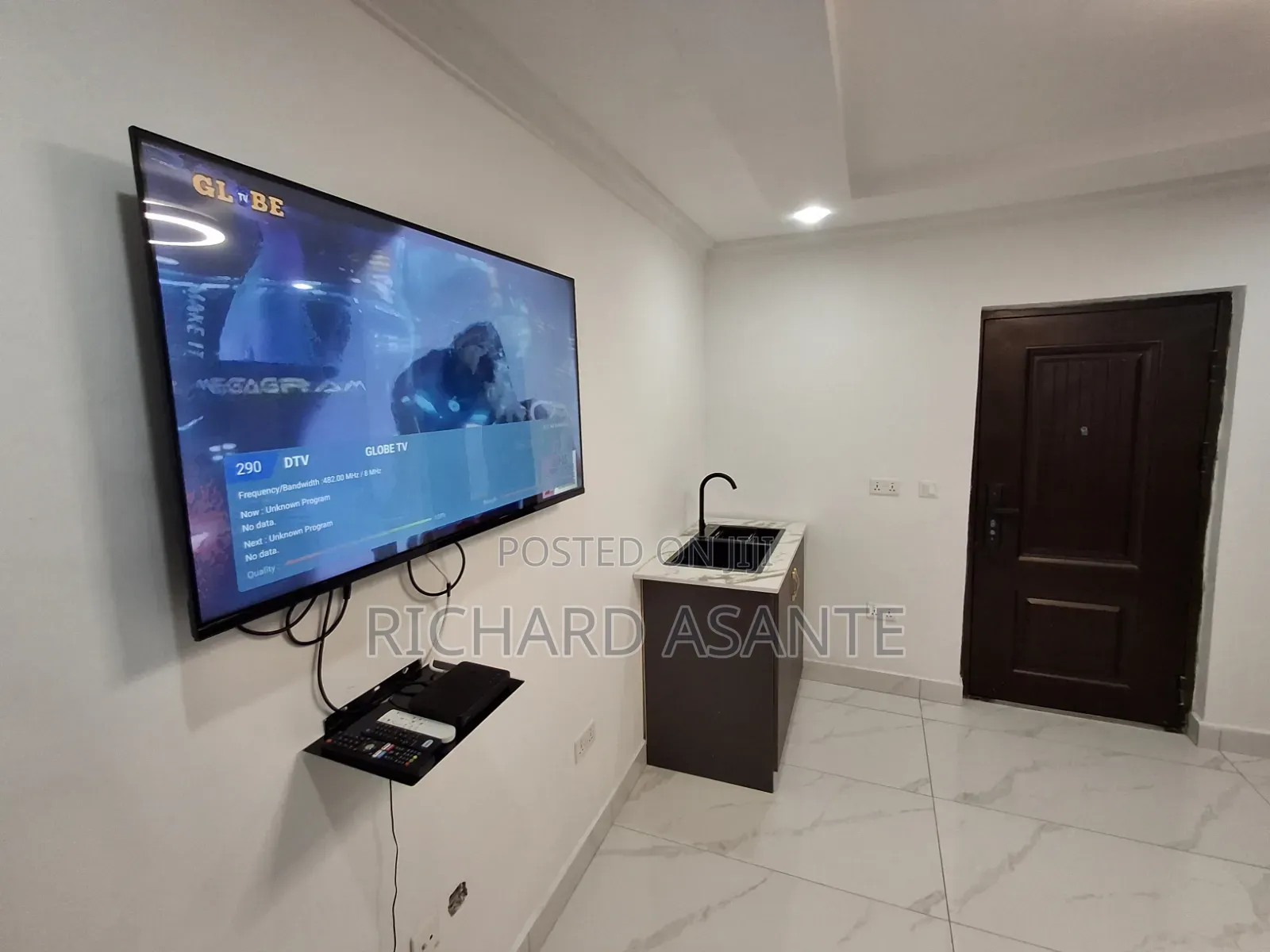 Lovely AirBnb Complete PentHouse With Bathtub at Pokuase