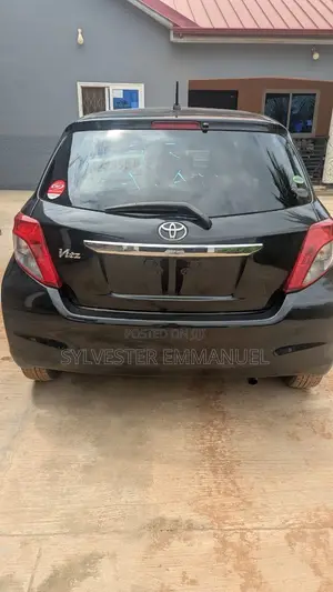 Toyota Vitz 1.3 AWD 3dr 2014 Black