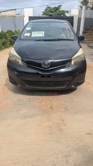 Toyota Vitz 1.3 AWD 3dr 2014 Black