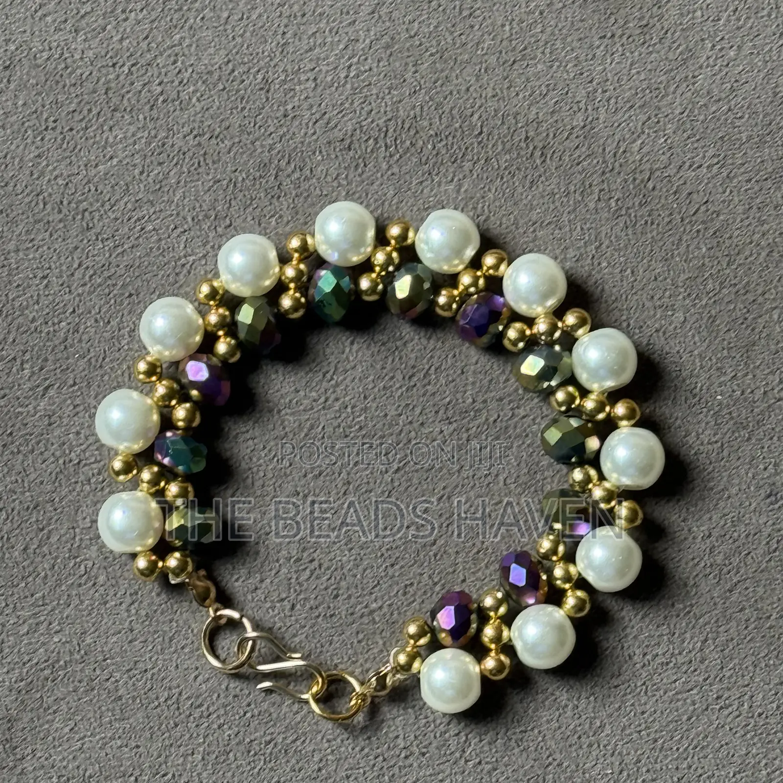 Emerald Green Beaded Pearl Bracelet