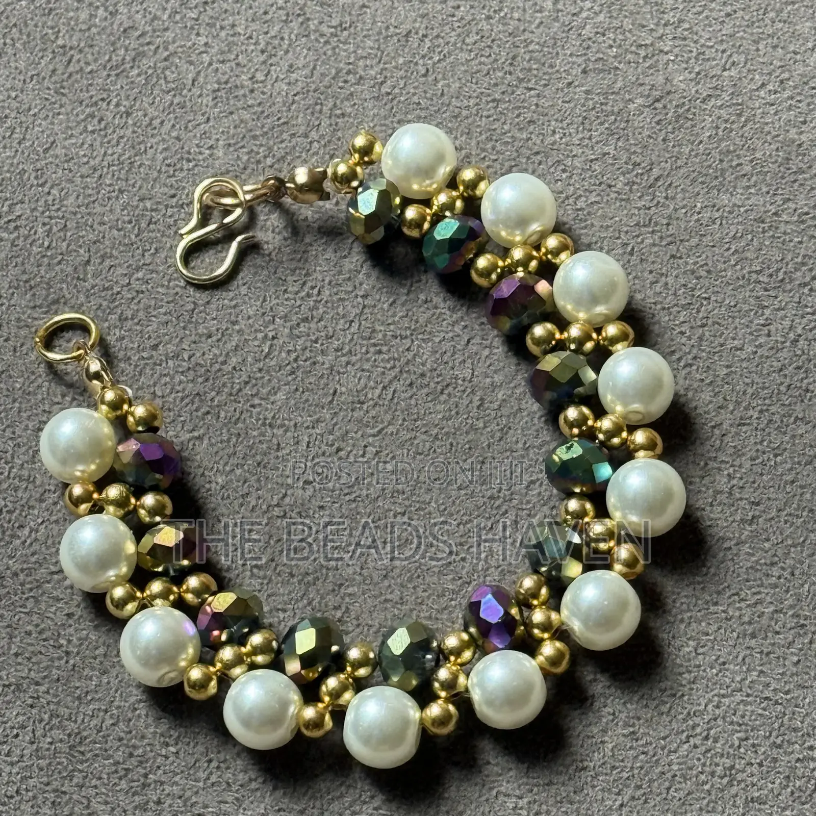 Emerald Green Beaded Pearl Bracelet