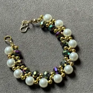 Emerald Green Beaded Pearl Bracelet