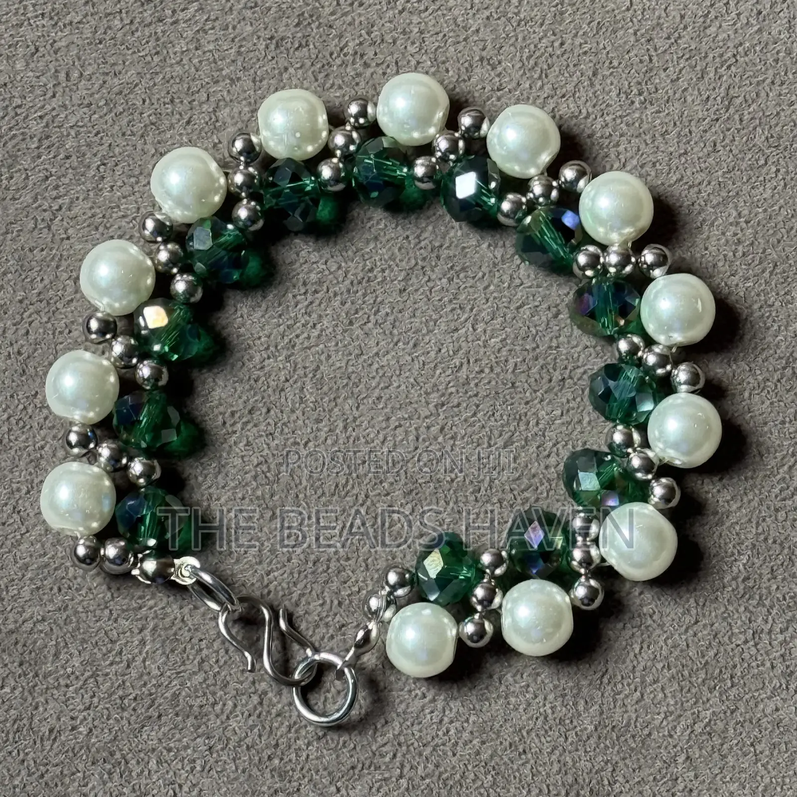 Emerald Green Beaded Pearl Bracelet