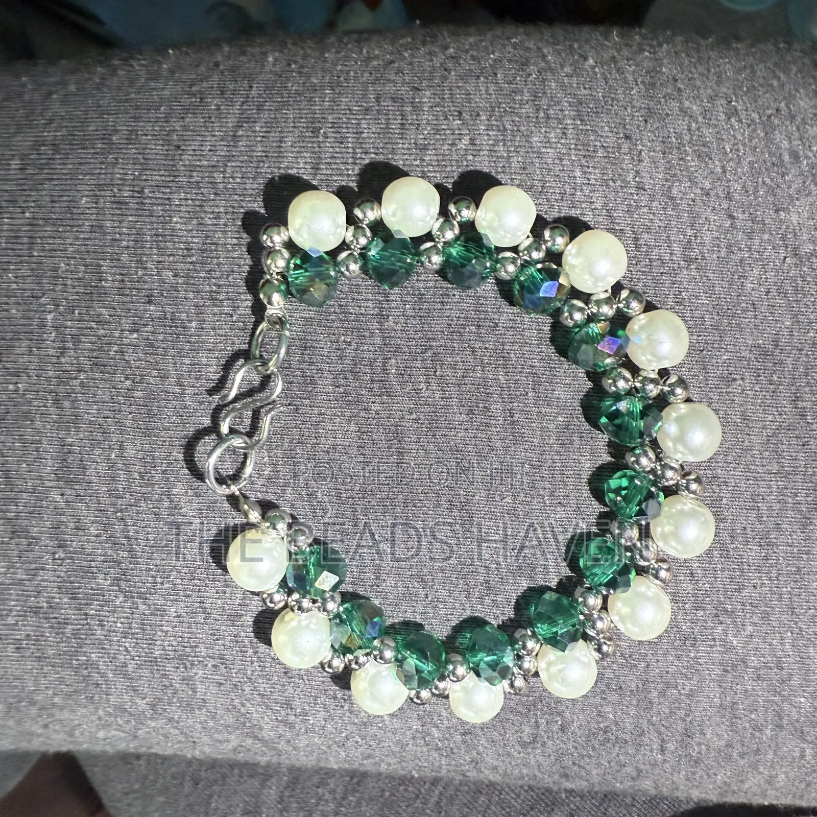 Emerald Green Beaded Pearl Bracelet
