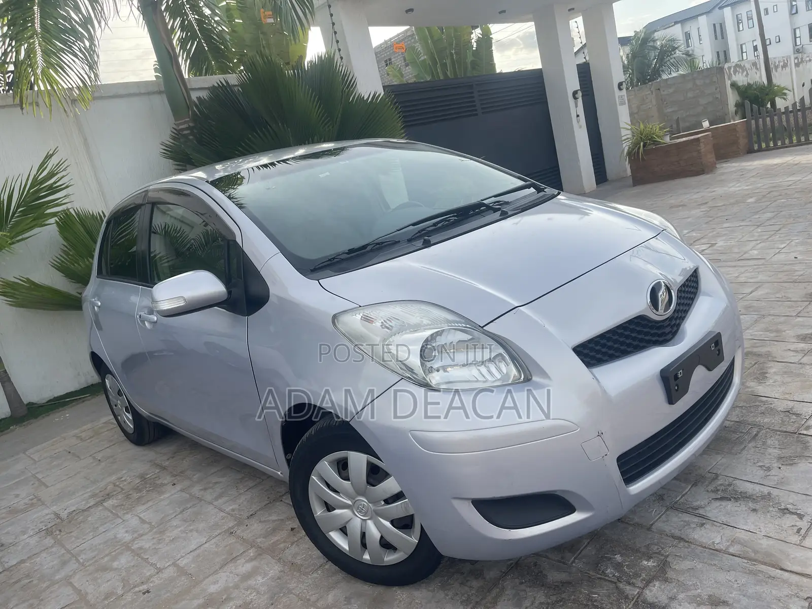 Toyota Vitz 2010