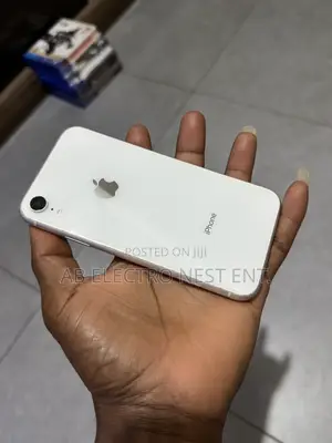 Apple iPhone XR 128 GB White