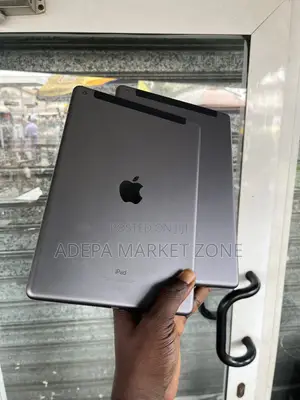 Apple iPad 10.2 (2019) 128 GB Gray