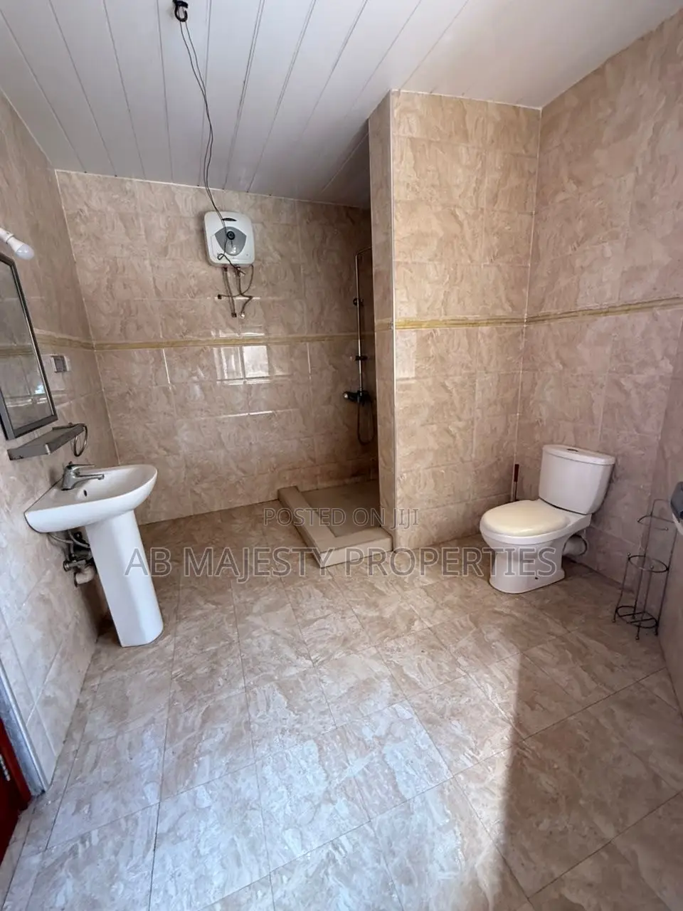 3bdrm Apartment in Ab Majesty, Ability for rent