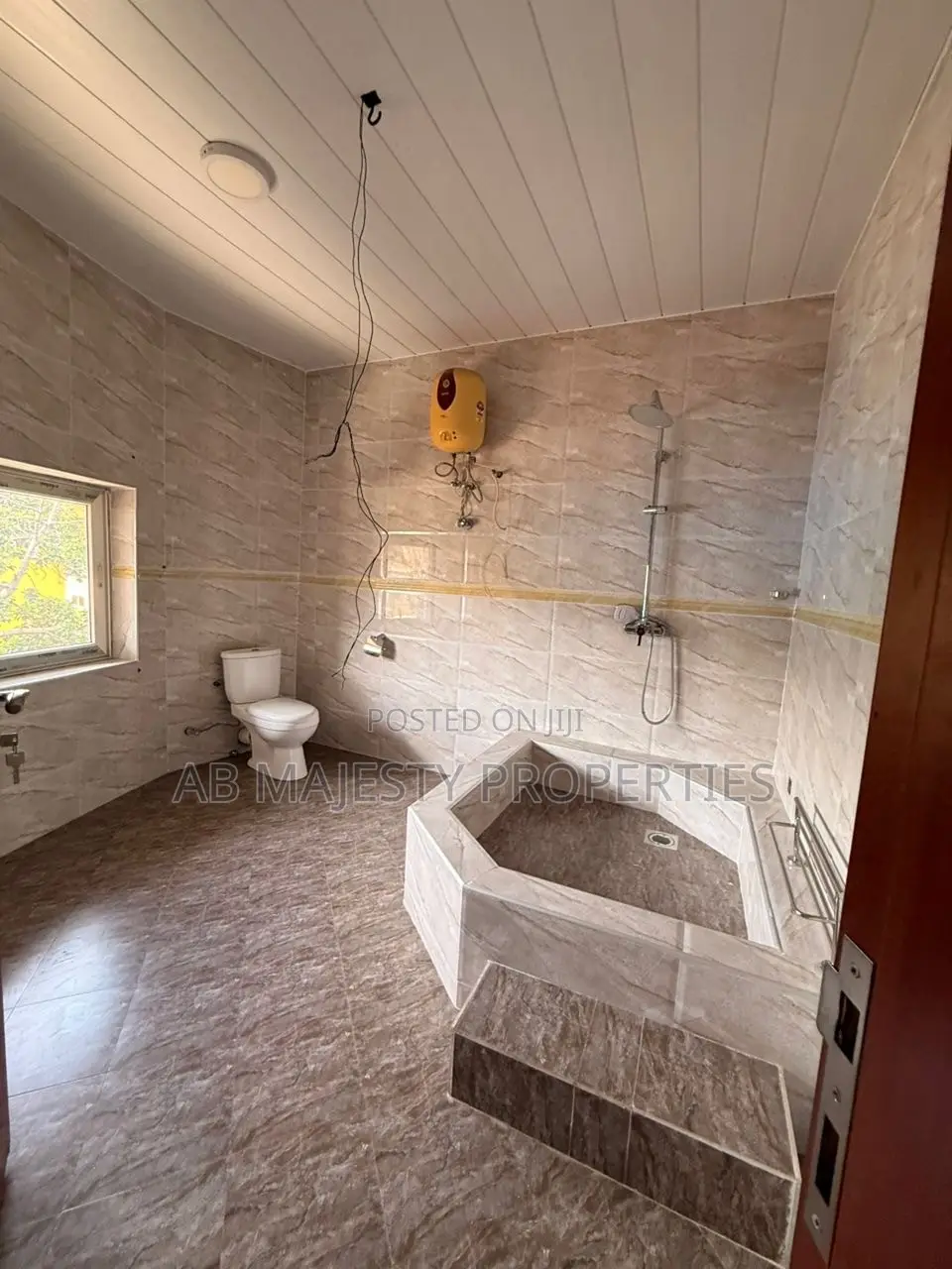 3bdrm Apartment in Ab Majesty, Ability for rent