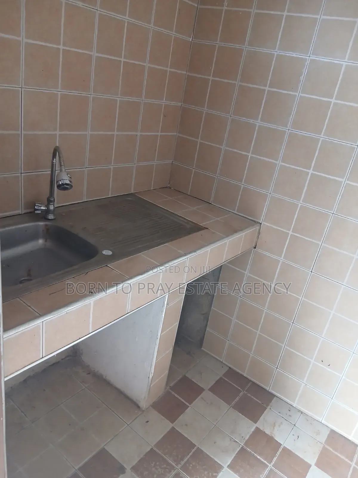1bdrm Apartment in Born To Pray Estate, Ejisu-Juaben Municipal for rent
