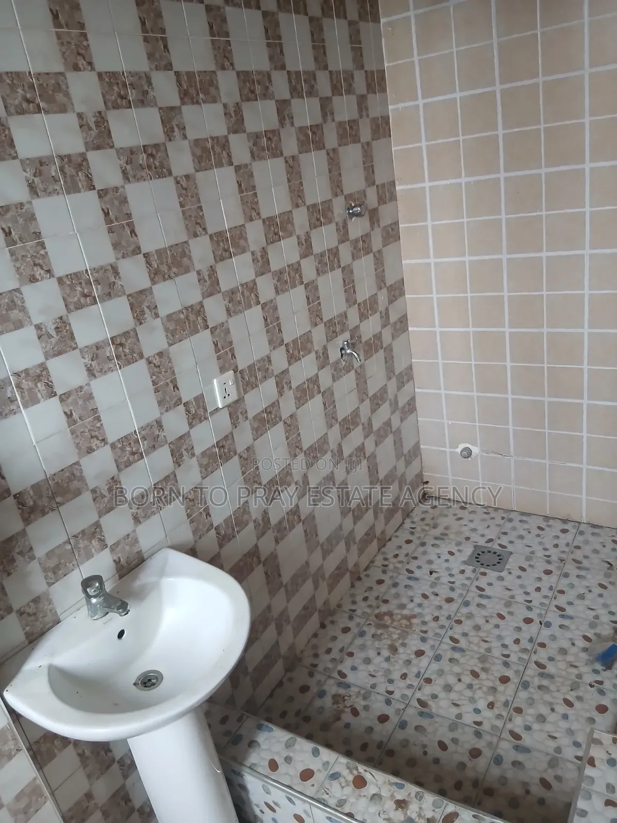 1bdrm Apartment in Born To Pray Estate, Ejisu-Juaben Municipal for rent