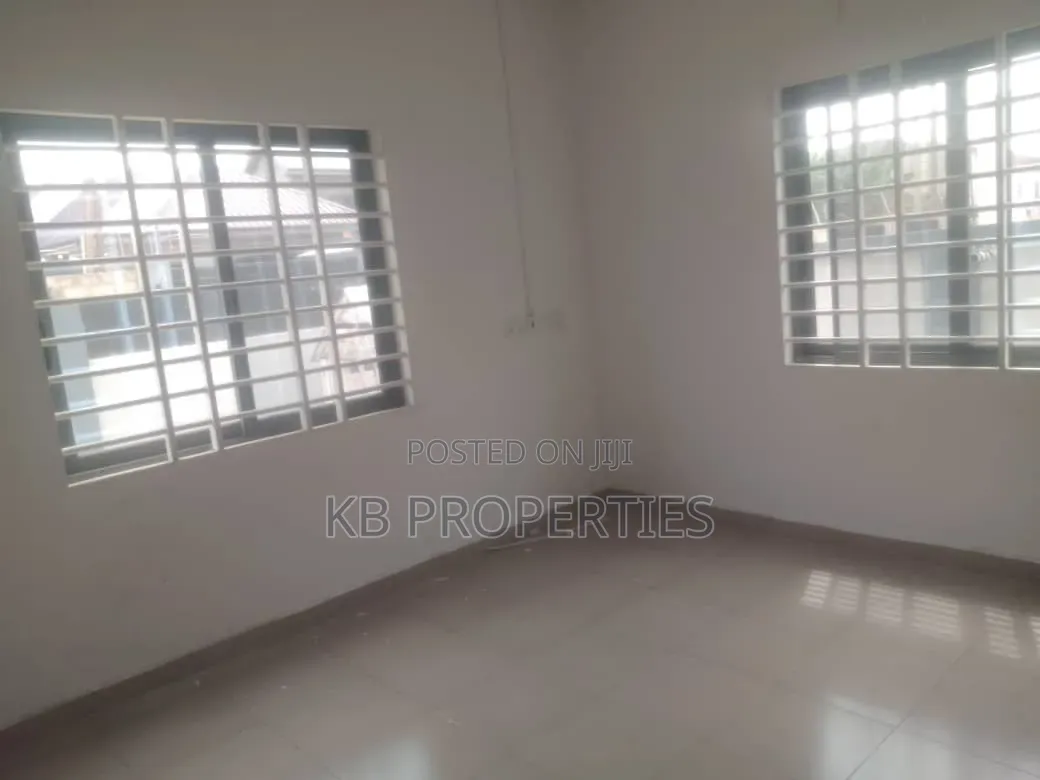 3bdrm House in Kb Properties, Lashibi for rent