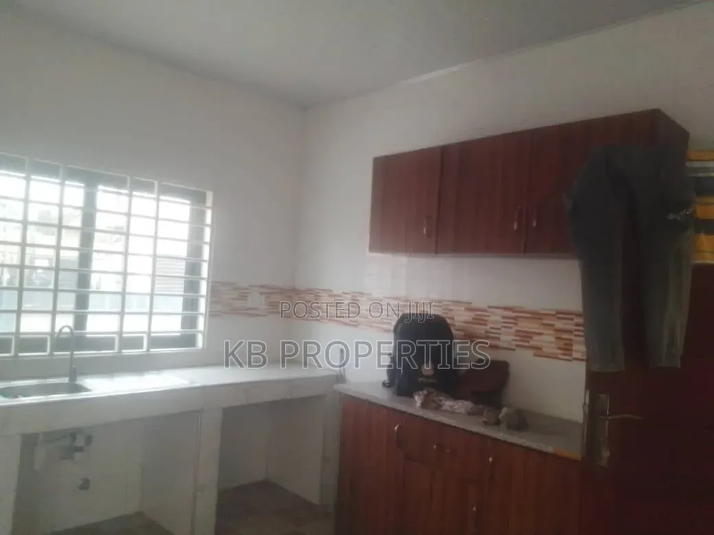 3bdrm House in Kb Properties, Lashibi for rent