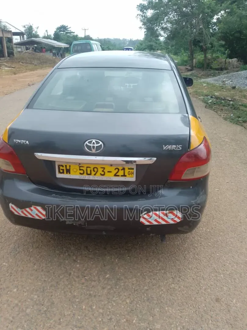 Toyota Yaris 2010 Black