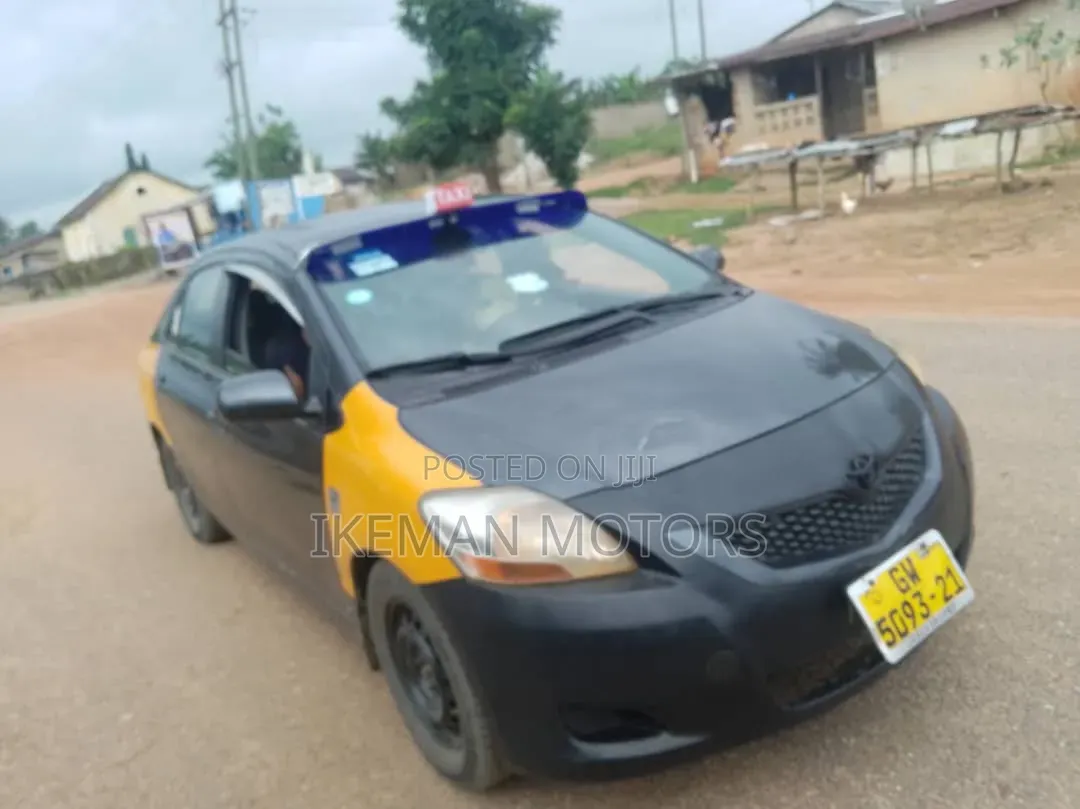 Toyota Yaris 2010 Black