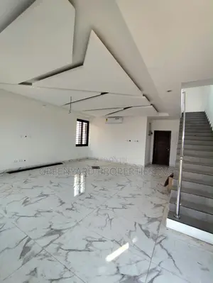 3bdrm House in Roses, Ashaley Botwe for rent