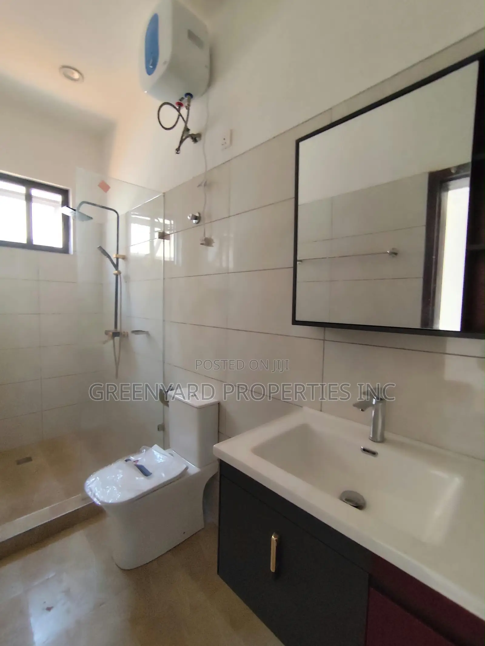 3bdrm House in Roses, Ashaley Botwe for rent