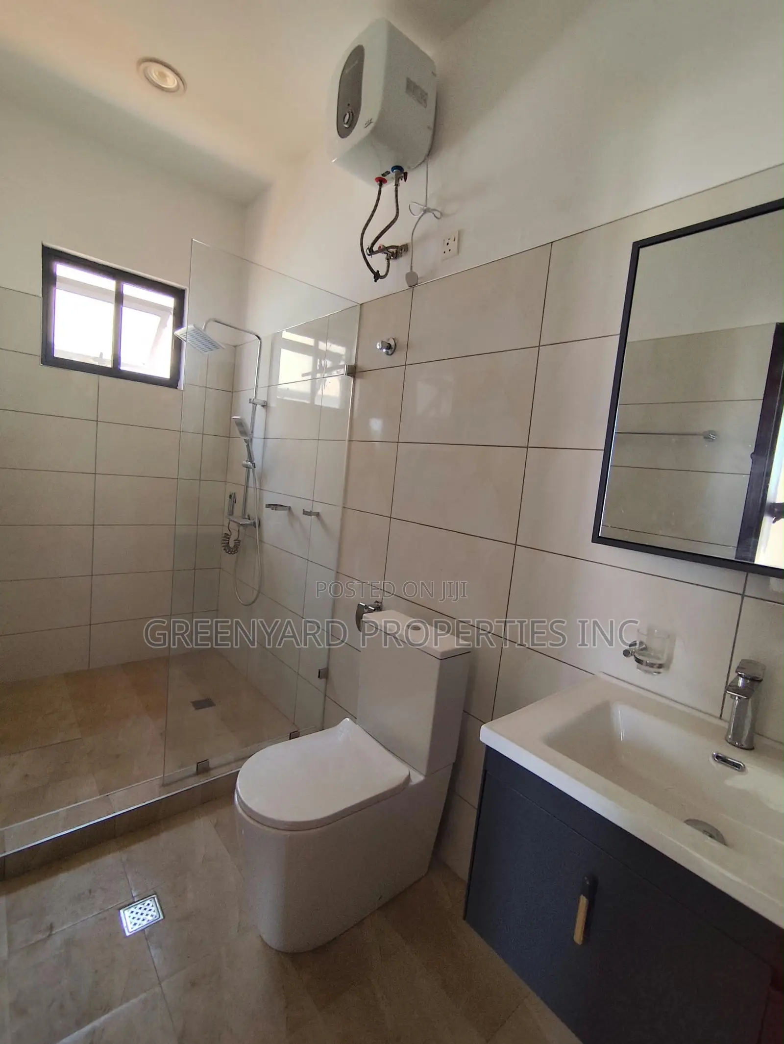 3bdrm House in Roses, Ashaley Botwe for rent