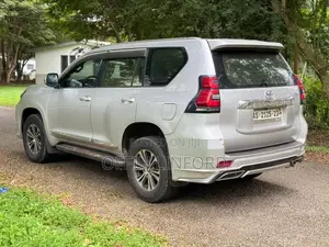 Toyota Land Cruiser Prado 4.0 Petrol TX-L 2014 Silver