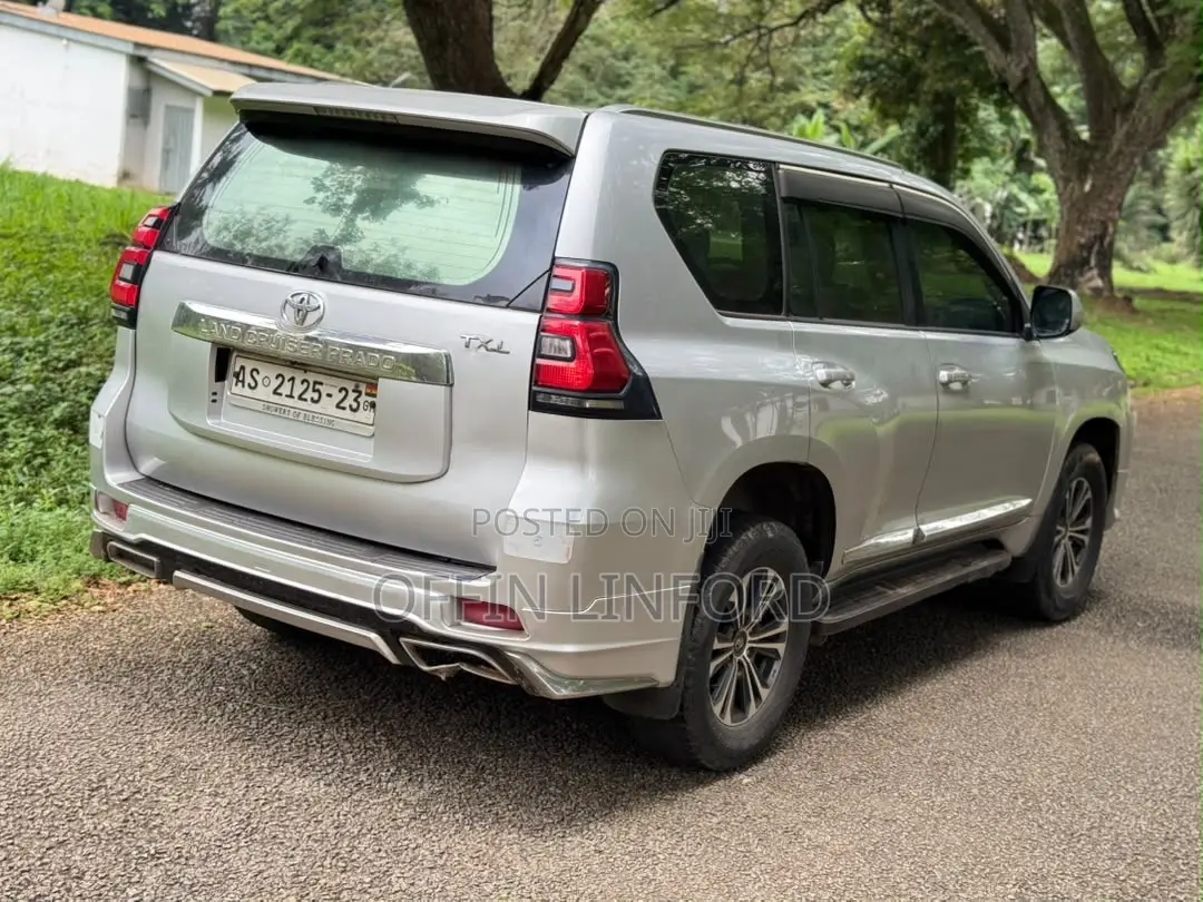 Toyota Land Cruiser Prado 4.0 Petrol TX-L 2014 Silver