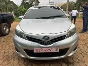 Toyota Vitz 1.3 AWD 5dr 2012 Silver