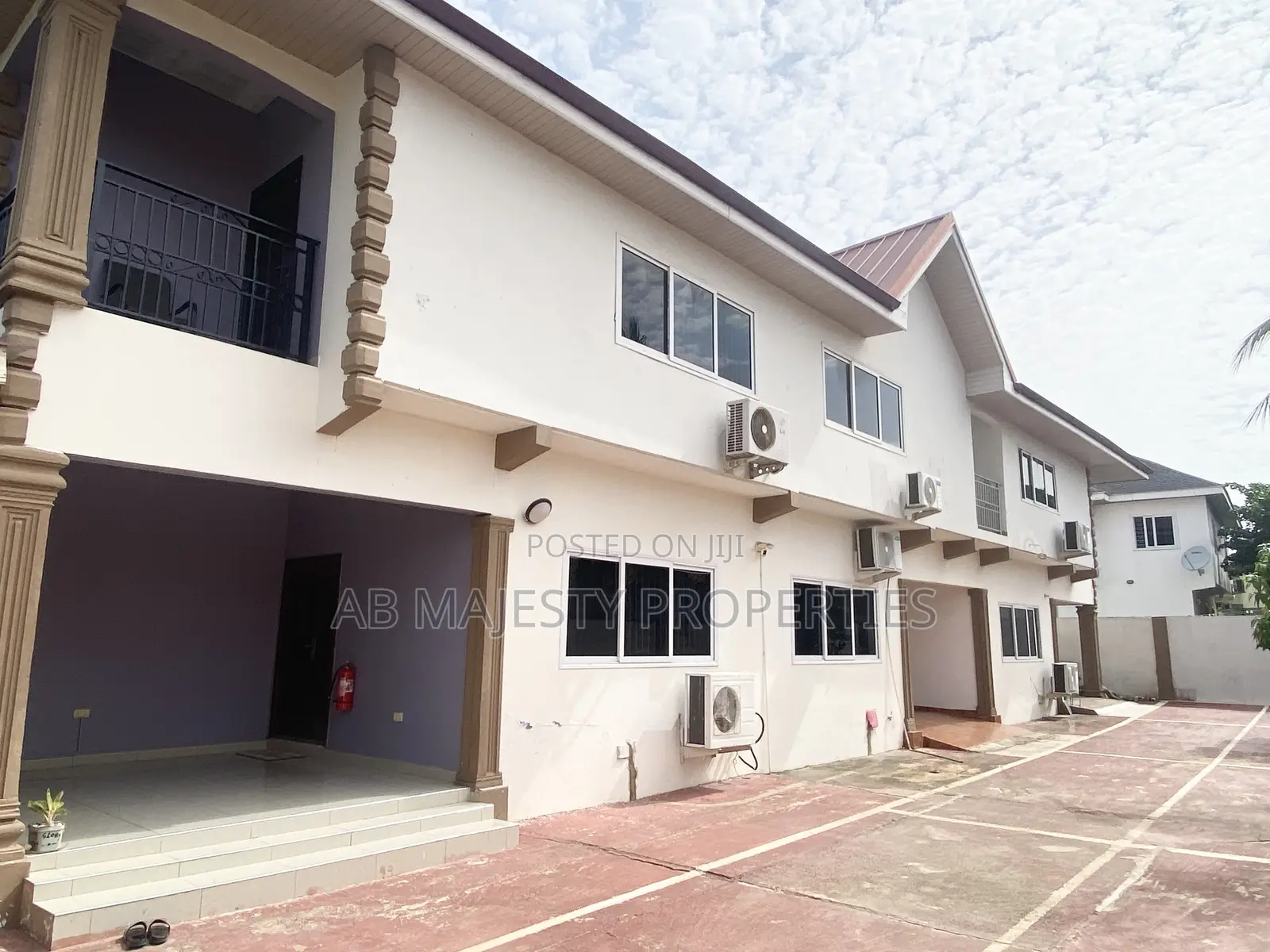 Furnished 3bdrm Townhouse / Terrace for rent