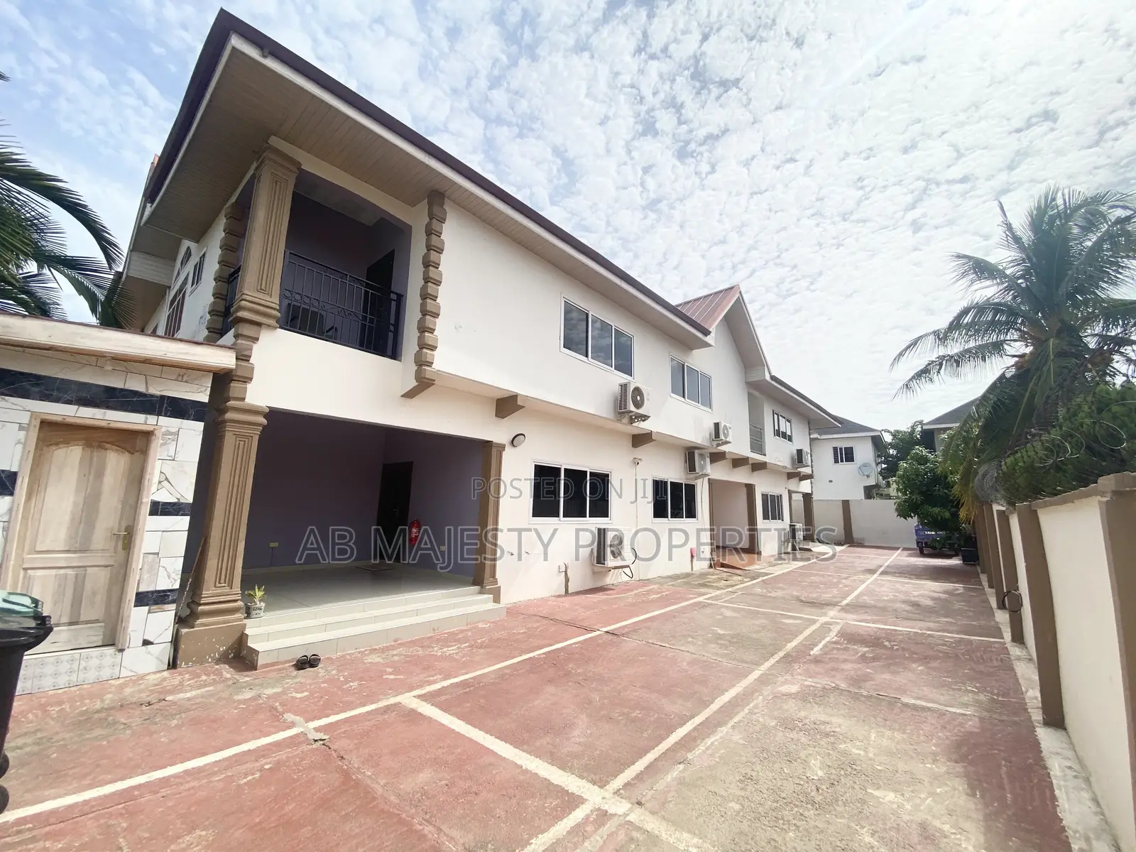 Furnished 3bdrm Townhouse / Terrace for rent