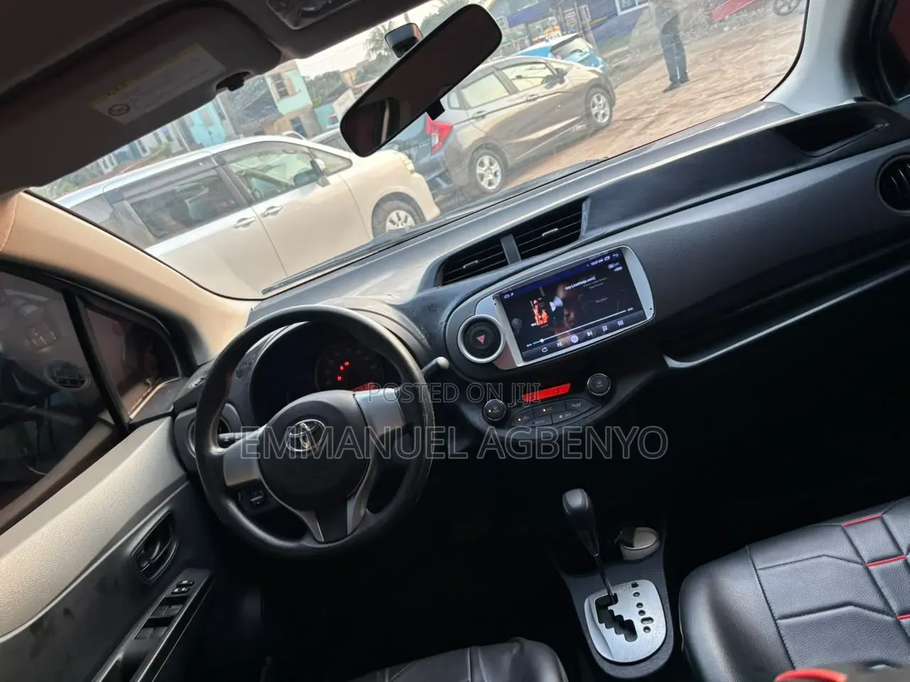 Toyota Vitz 2013 Silver