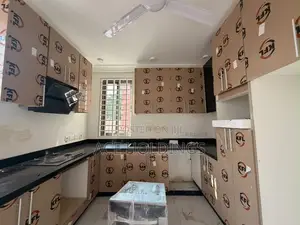 3bdrm Townhouse / Terrace in Nanakrom, School Junction for rent