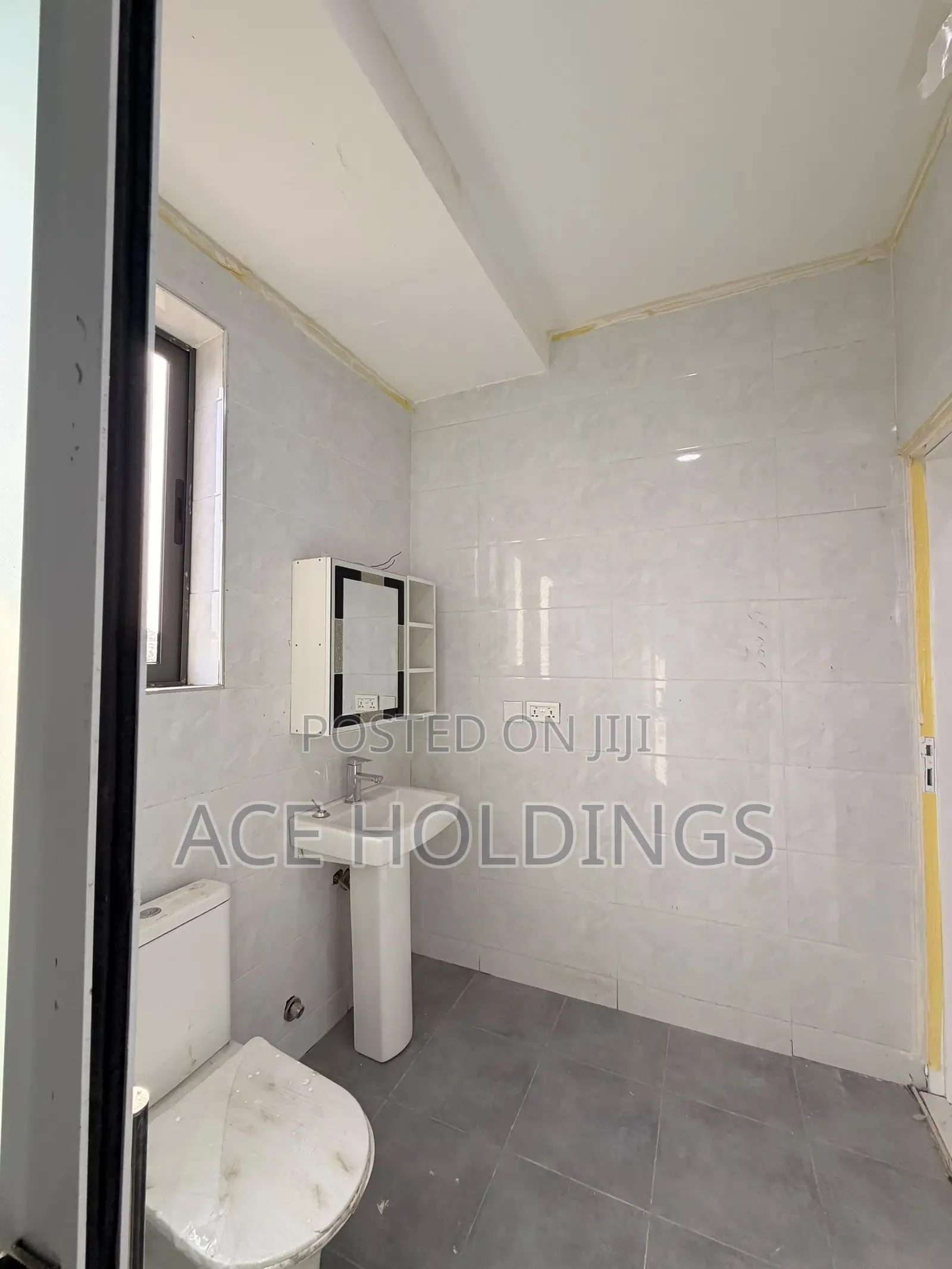 3bdrm Townhouse / Terrace in Nanakrom, School Junction for rent