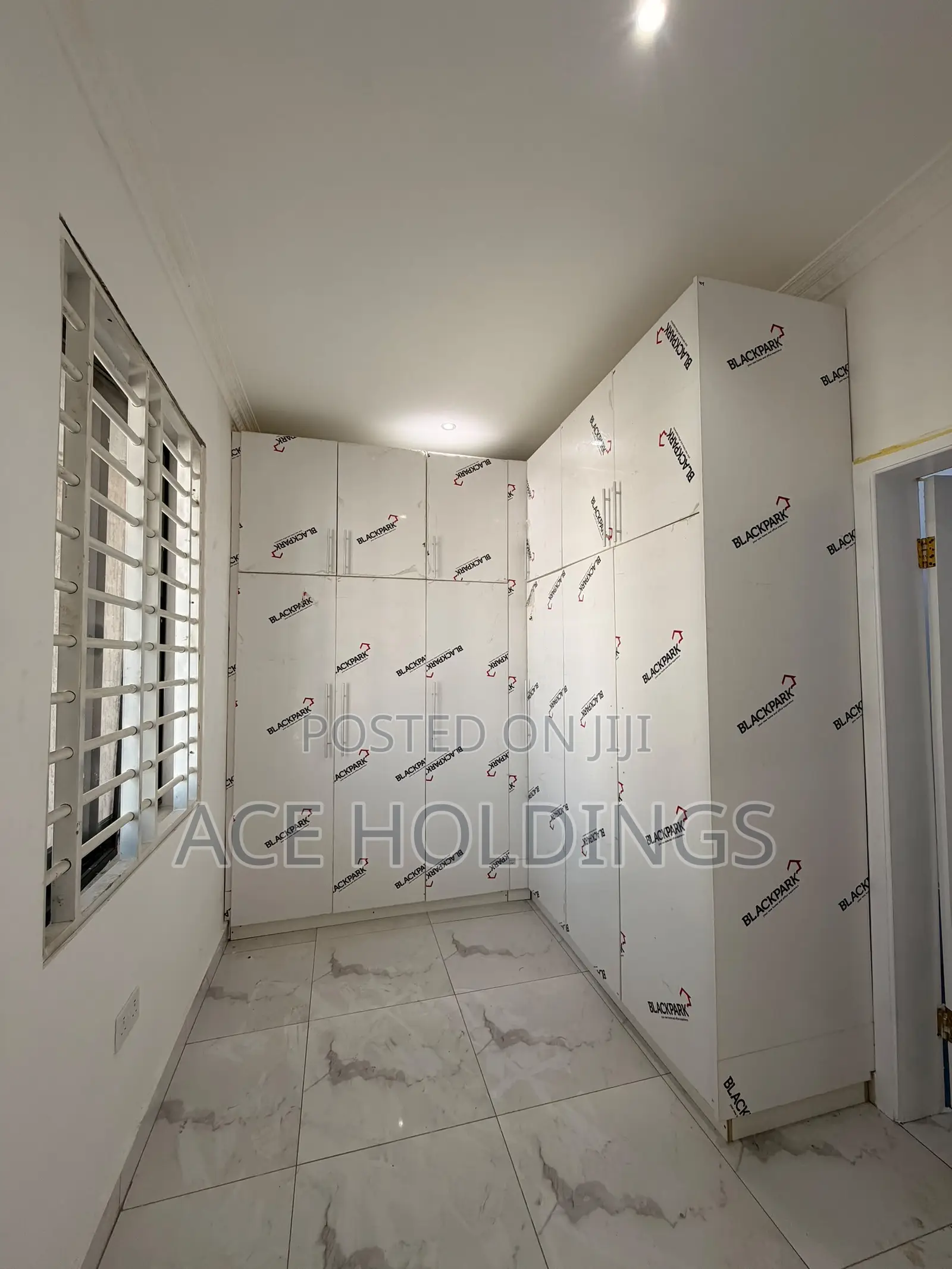 3bdrm Townhouse / Terrace in Nanakrom, School Junction for rent