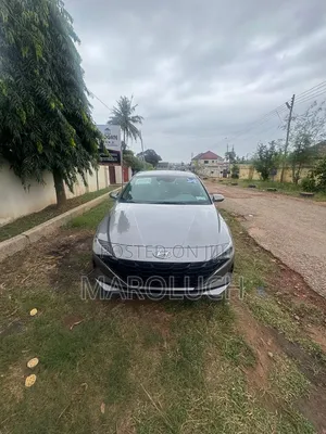 Hyundai Elantra SEL 2023 Gray