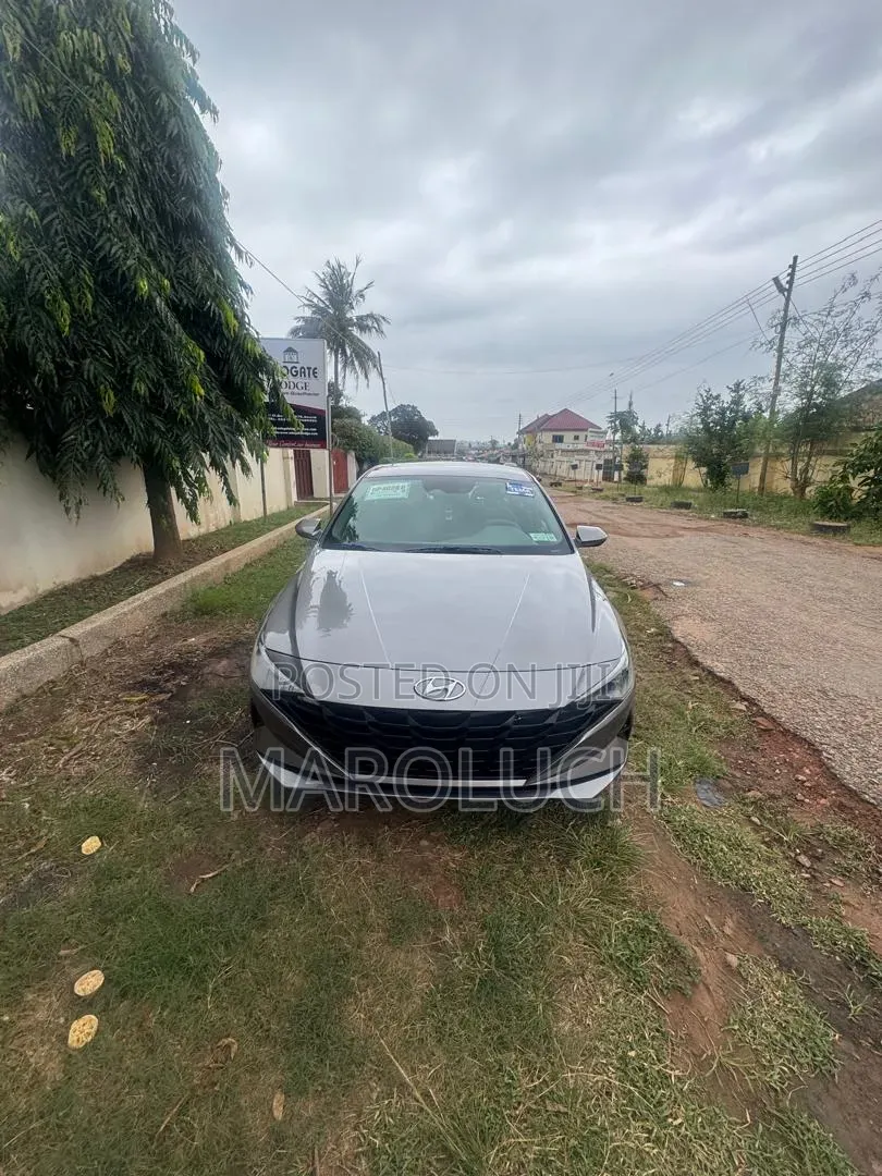 Hyundai Elantra SEL 2023 Gray