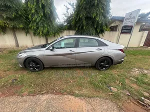 Hyundai Elantra SEL 2023 Gray