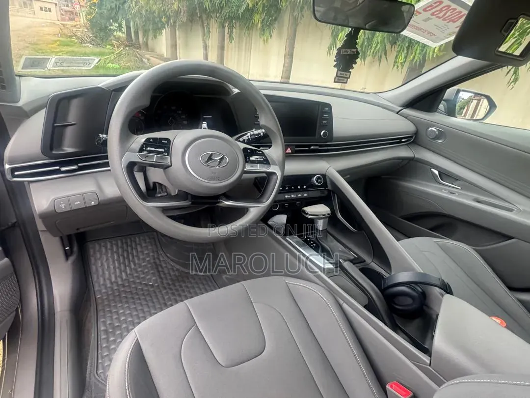 Hyundai Elantra SEL 2023 Gray