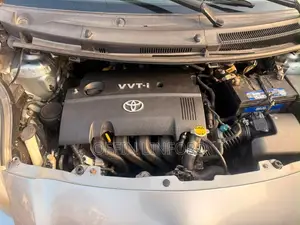 Toyota Vitz 1.3 FWD 5dr 2010 Gray
